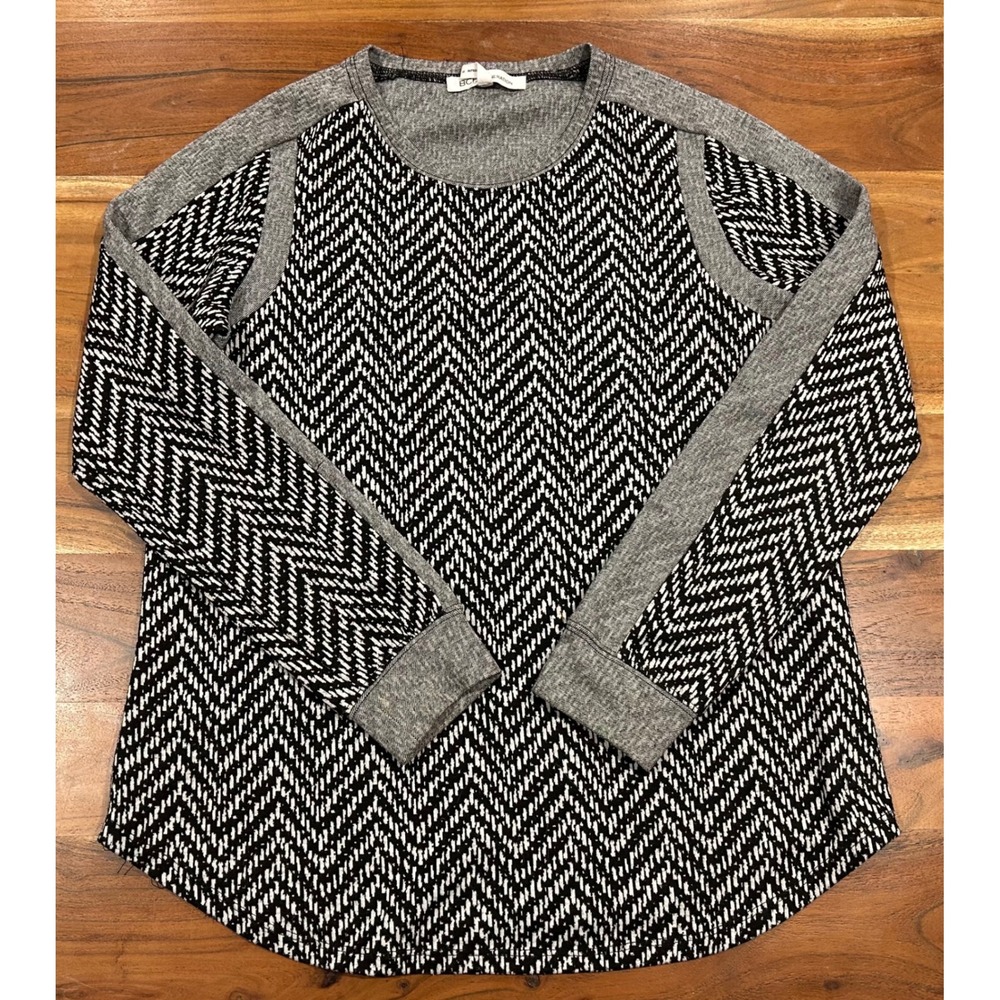 BCBGeneration Chevron Zig Zag Long Sleeve Top Black White Grey Small